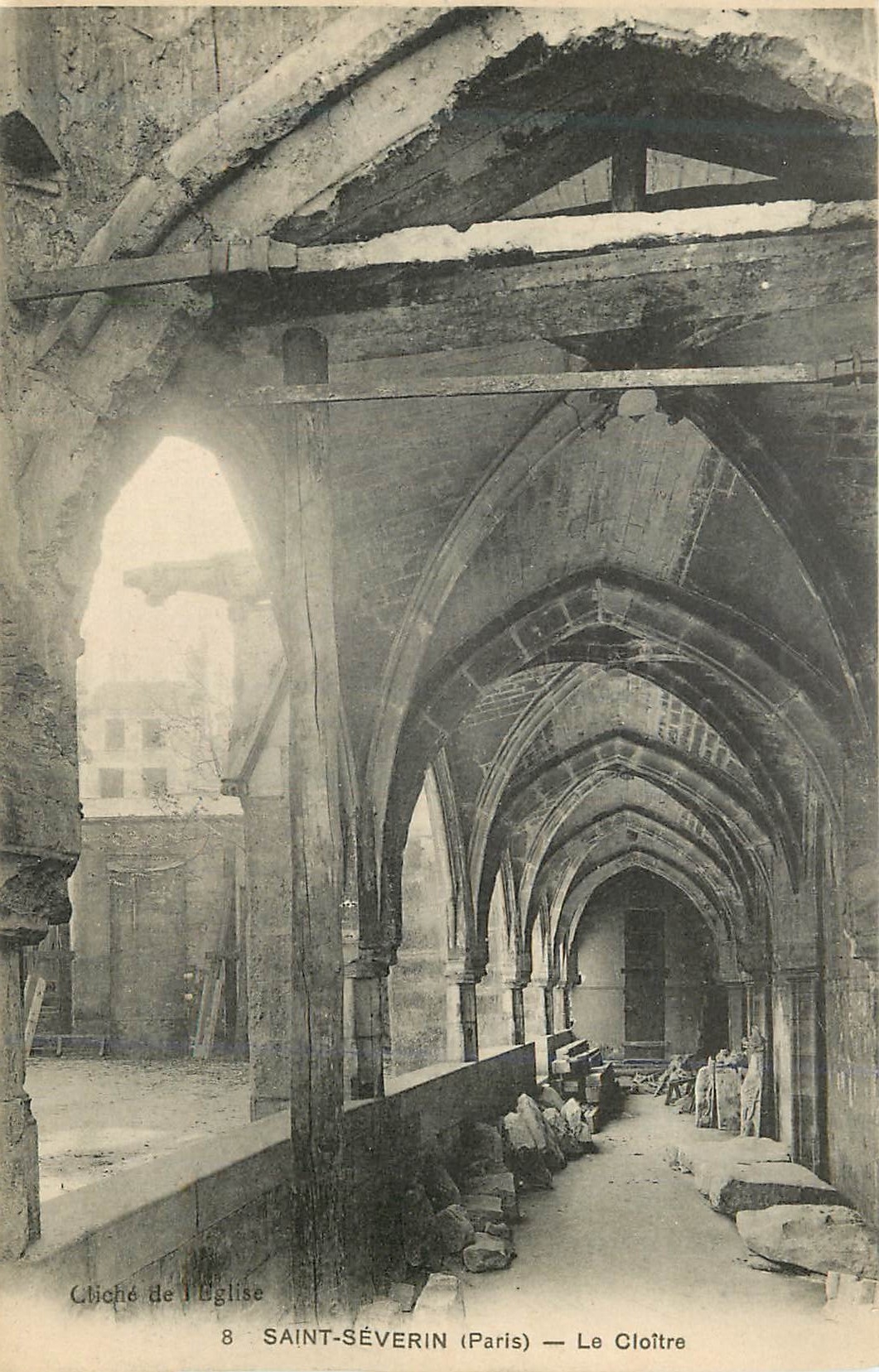 CPA Cliche de l eglise saint severin(paris) le cloitre