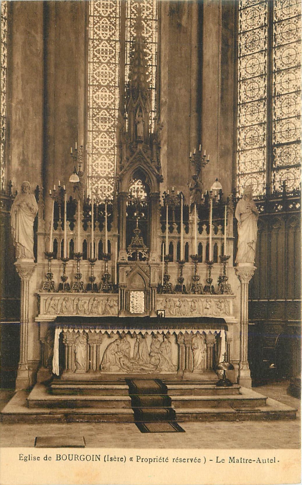 CPA Eglise de bourgoin(isere) propriete reservee le maitre autel