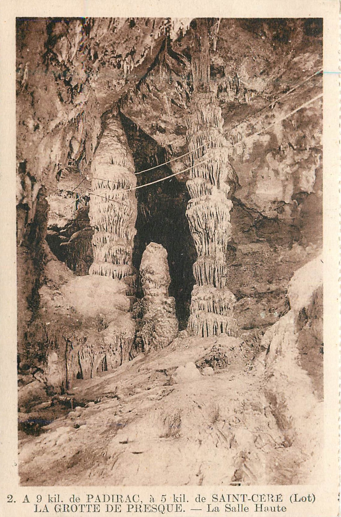 Die Höhle von Presque — Die Oberhalle — 9 km von Padirac, 5 km von Saint-Céré (Lot)