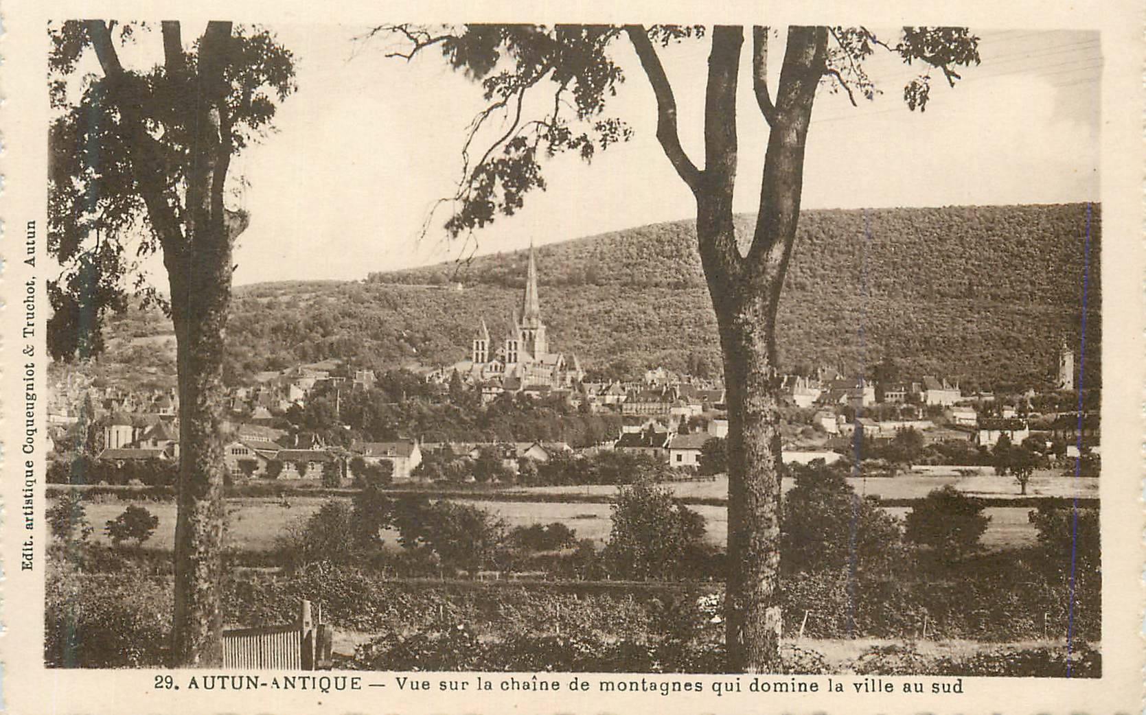 CPA 29 autun antique vue sur la chaine de montagnes qui domine la ville au sud