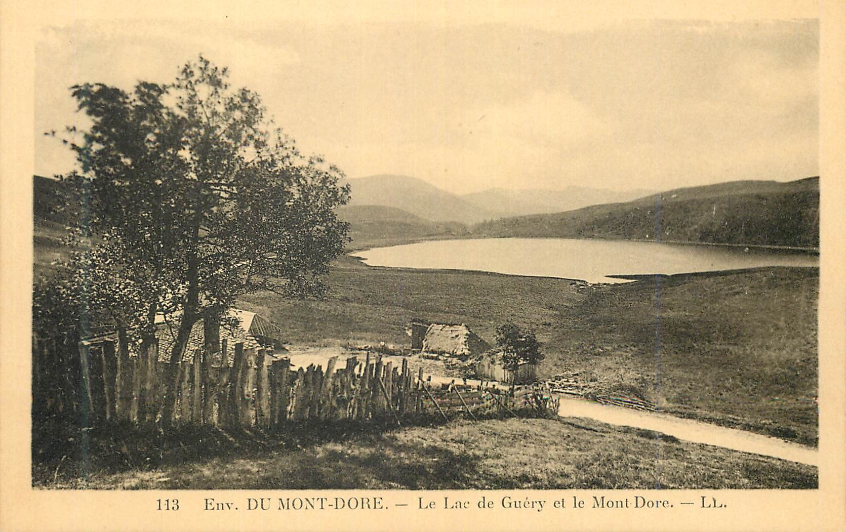 CPA 113 env du mont dore le lac de guery et le mont dore