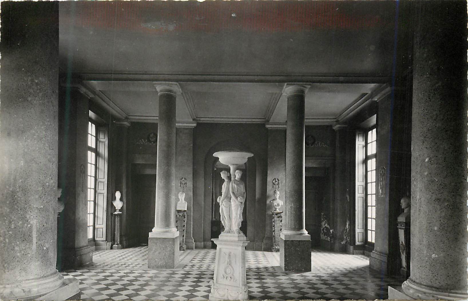 CPM Le chateau  de malmaison vestibule d honneur