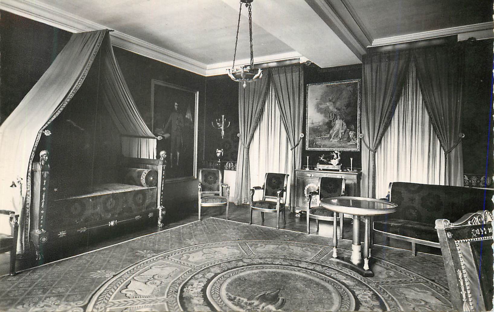 CPM Le chateau  de malmaison chambre de bonaparte 1er consul aux tuileries