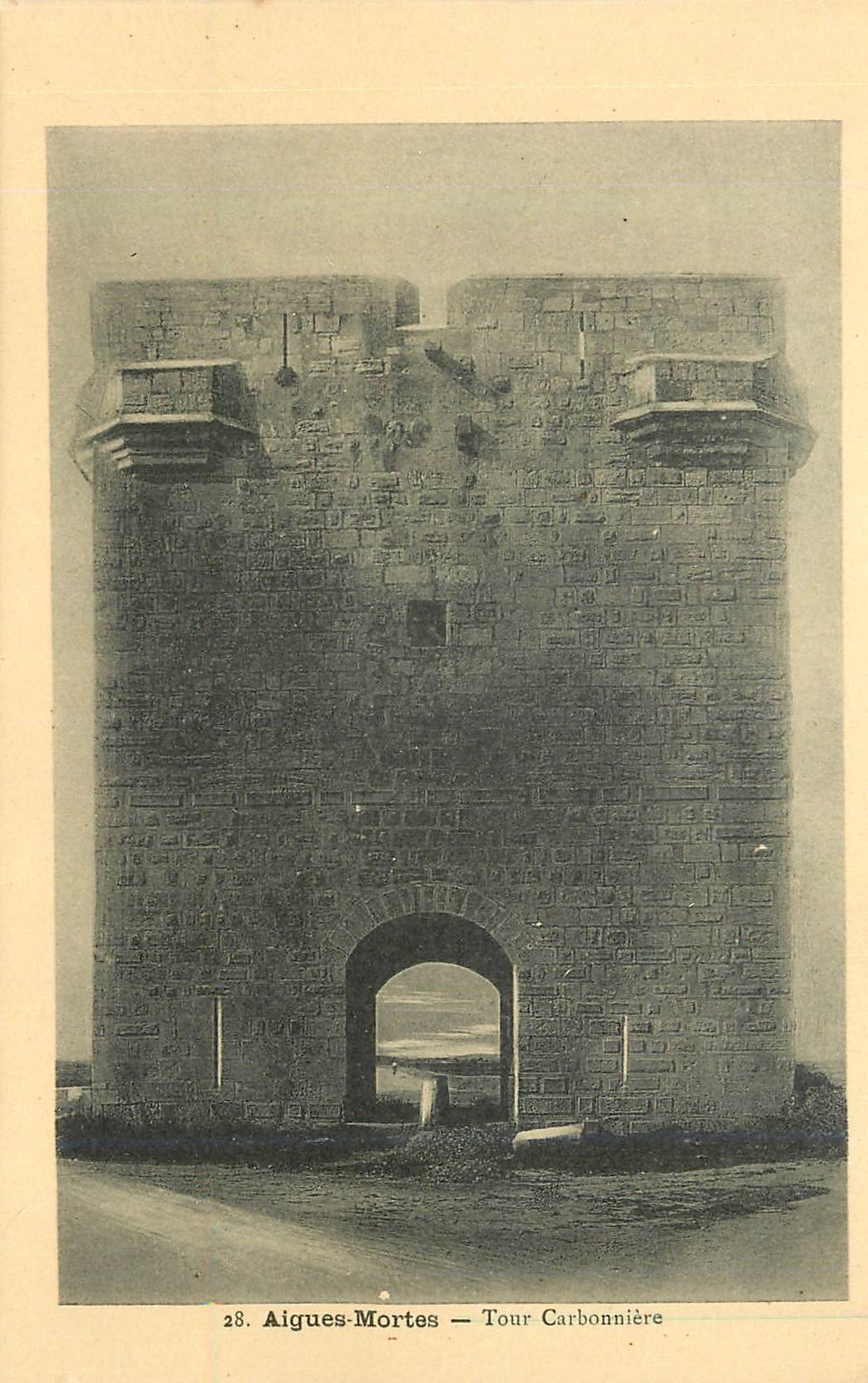 CPA 28 aigues mortes tour carbinniere