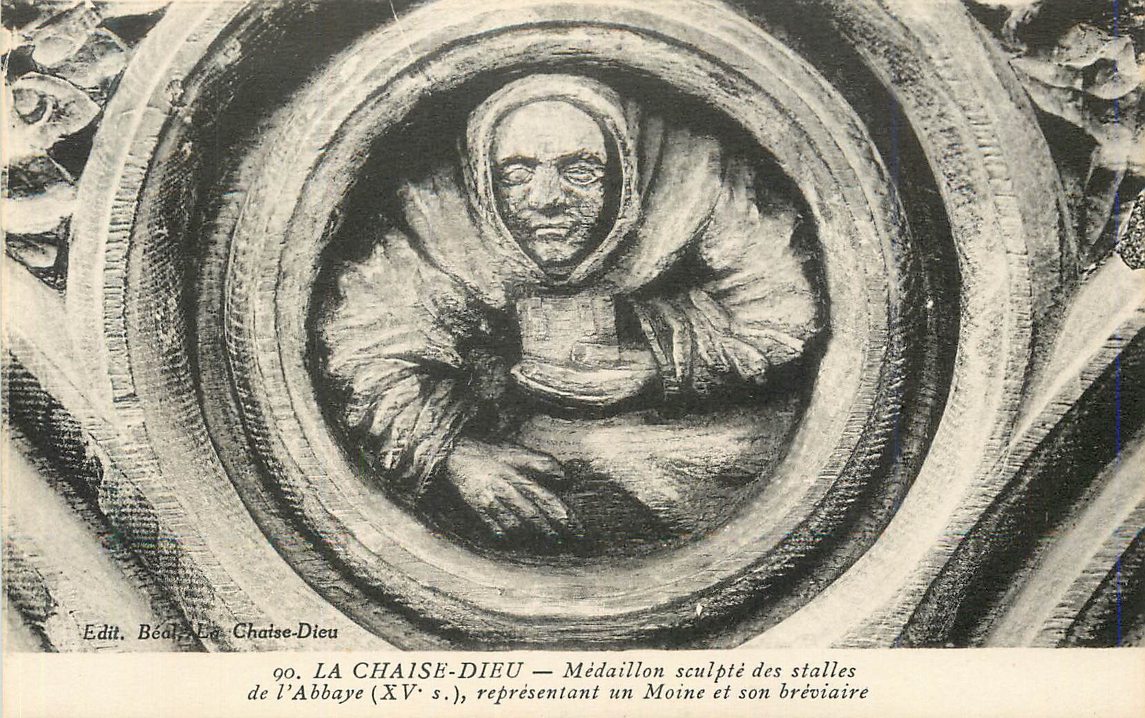 CPA 90 la chaise dieu medaillon sculpte des stalles de l abbaye(xv s) representant un moine et son breviaire