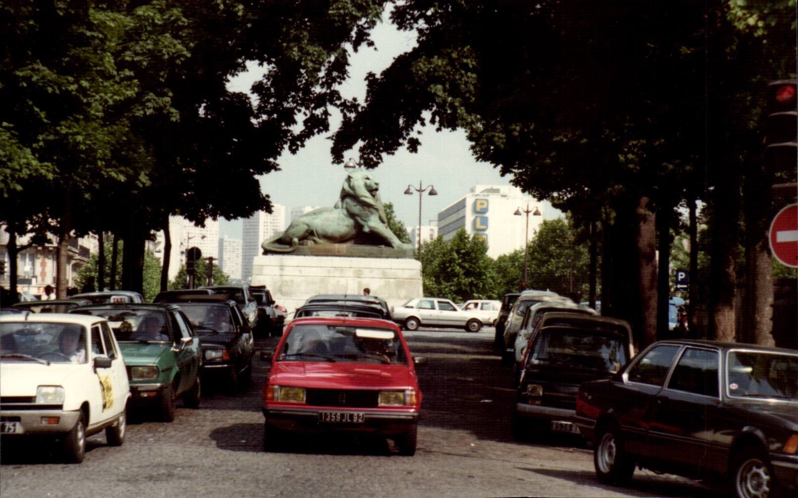 Paris (14) - Le Lion de Belfort-automobile- Place Denfert Rochereau Oeuvre de Bartholdi-CPA