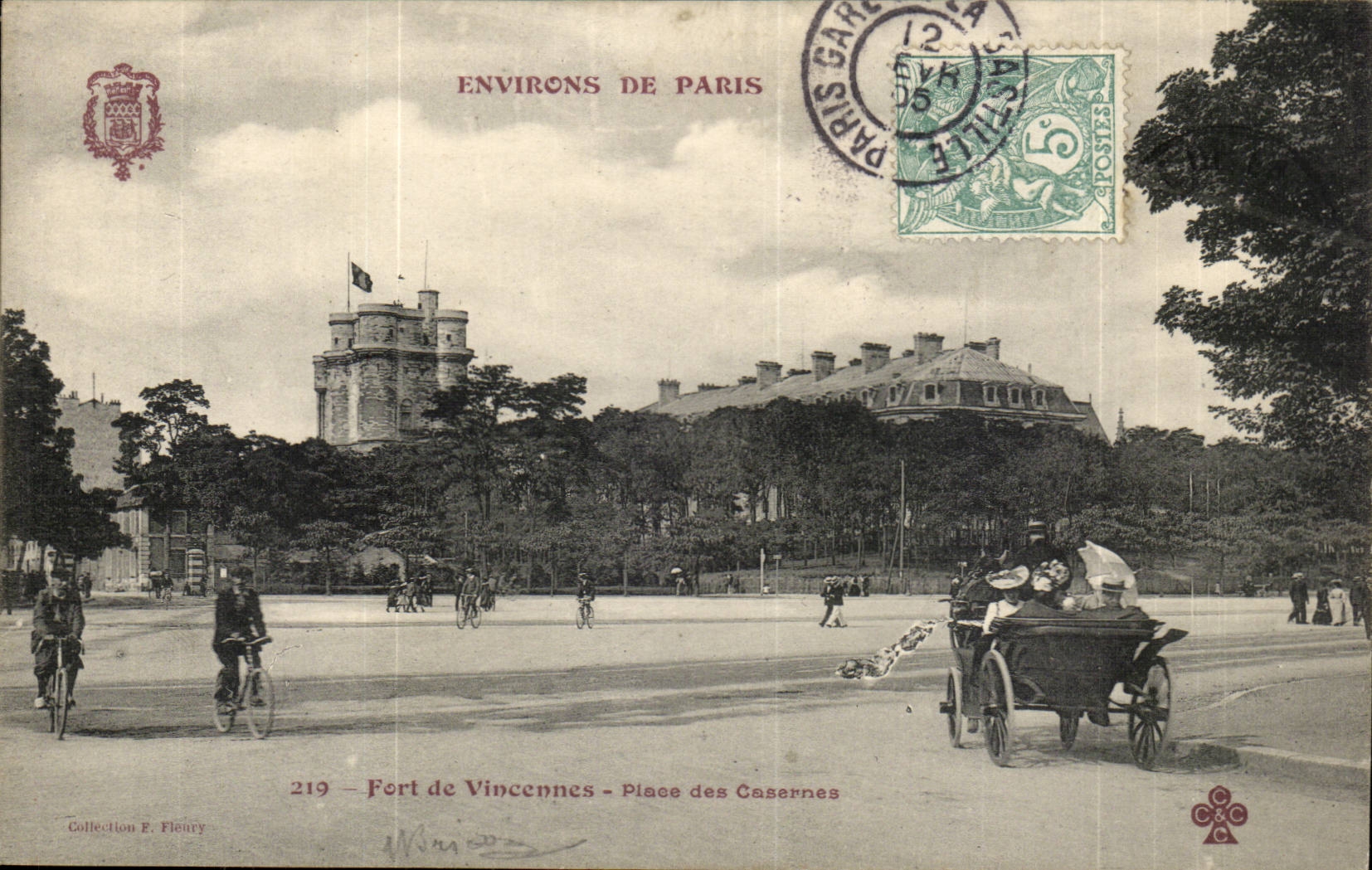 Paris (14) Fort de Vincennes- Place des Casernes-CPA