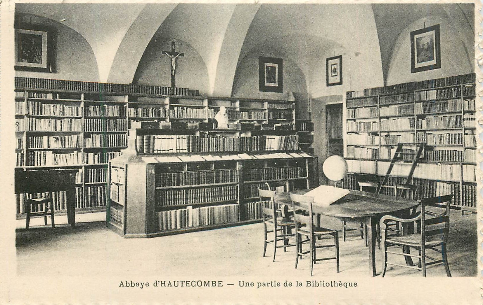 CPA Abbaye d'Hautecombe Une Partie de la Bibliotheque