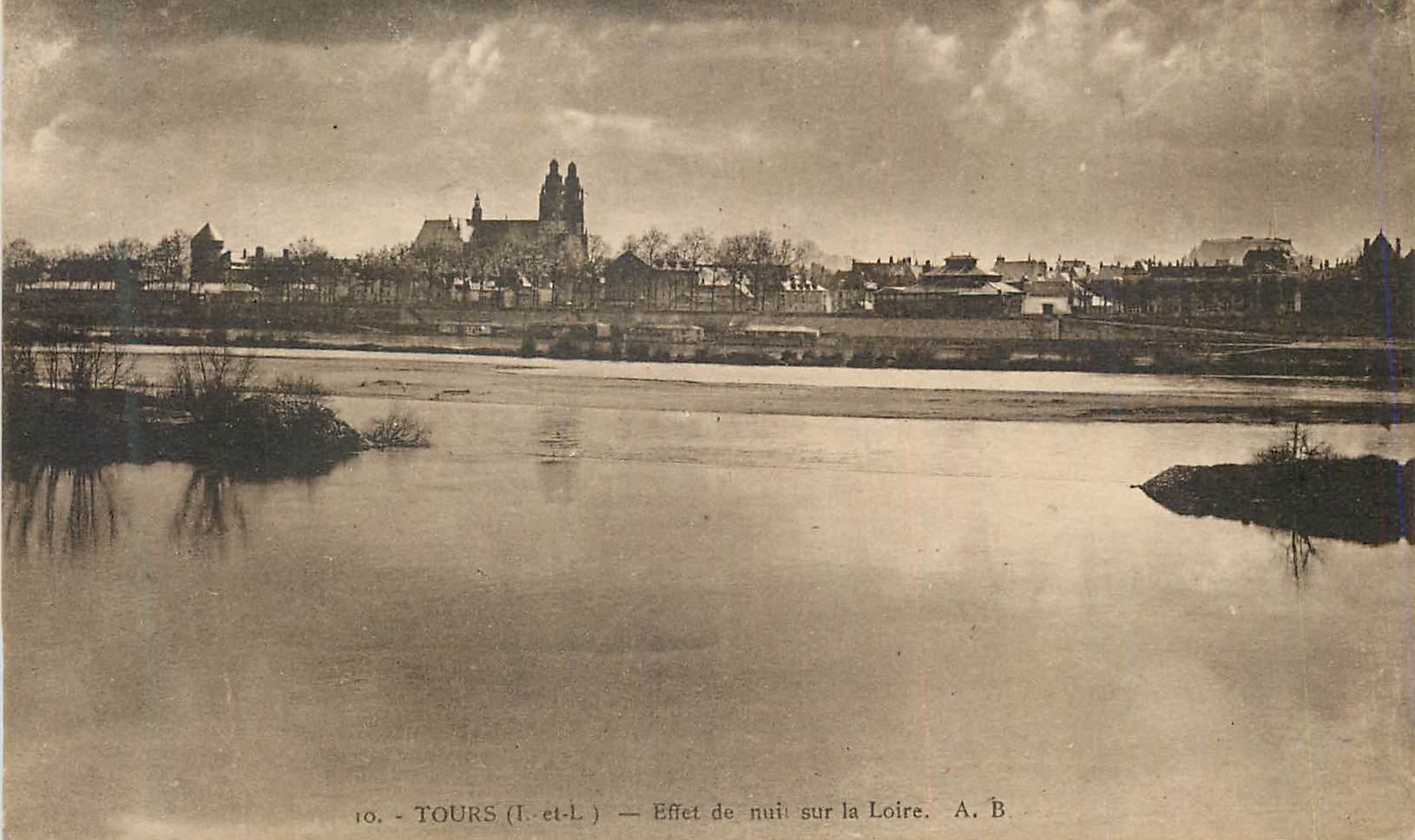CPA Tours Effet de Nuit sur la Loire AB