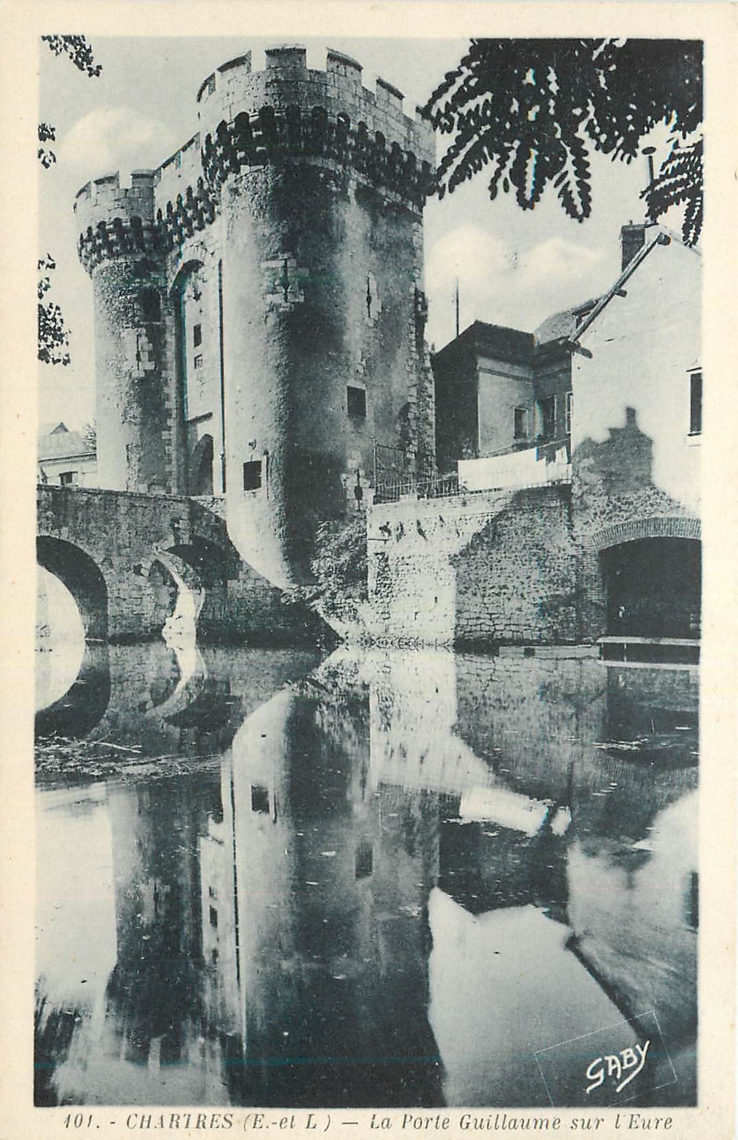 CPA Chartres (E et L) La Porte Guillaume sur l'Eure