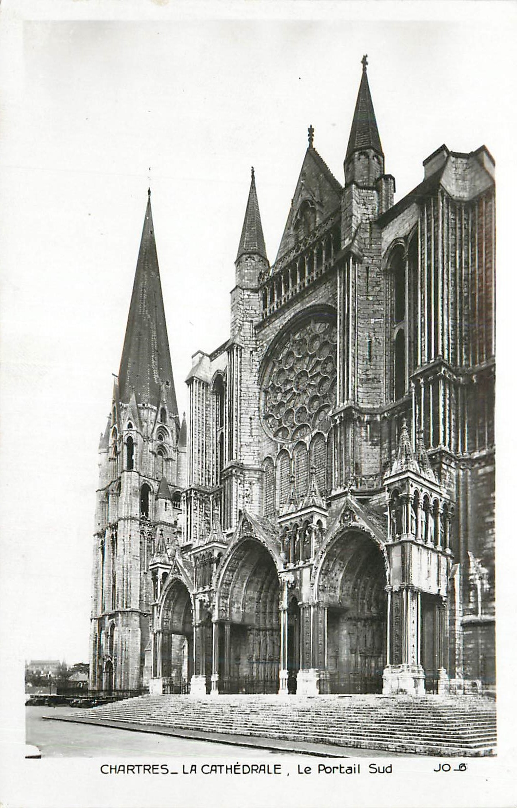CPM Chartres la Cathedrale le Portail Sud