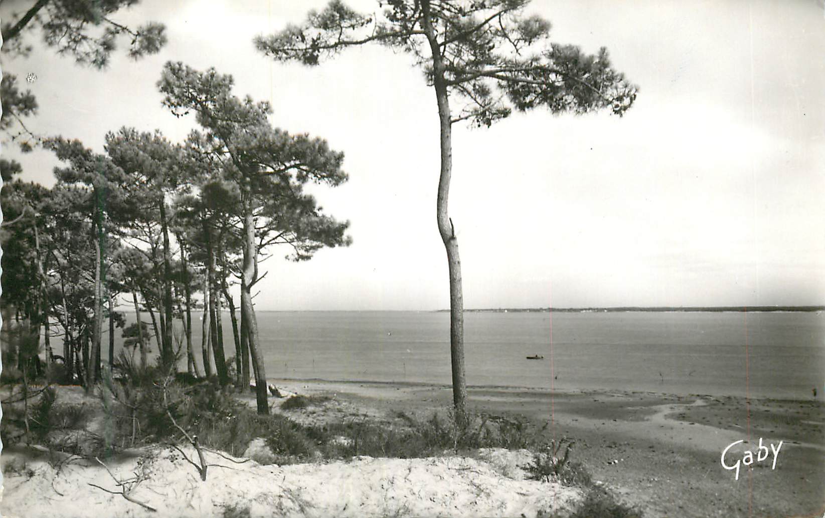 CPM Ile d'Oleron (Ch Mme) Saint Trojan Plage de Gatseau au fond le Continent
