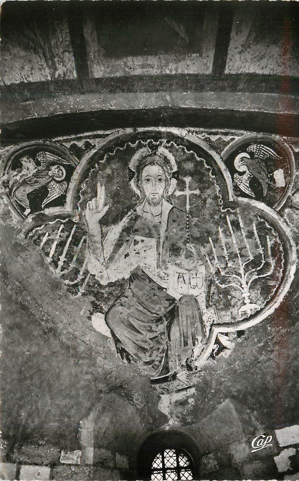 Auxerre - Cathédrale Saint-Étienne - Crypte, Fresque du début du XIIe s. « Christ en Gloire »