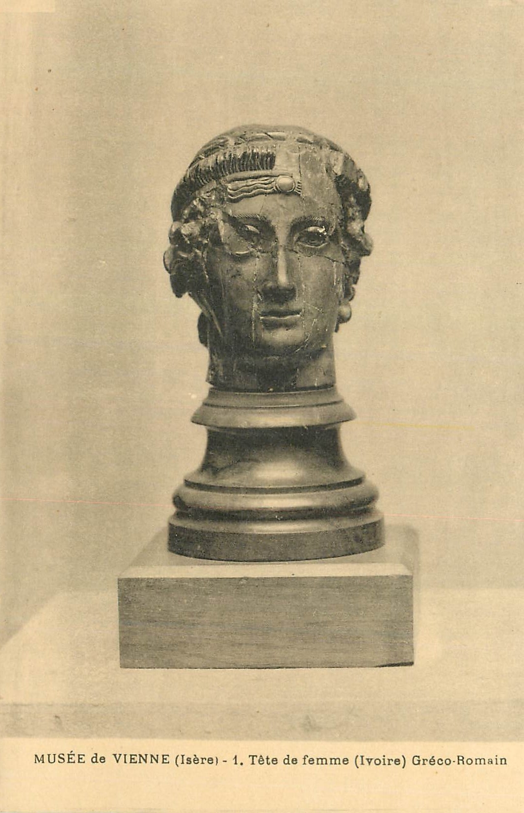CPA Musee de Vienne (Isere) Tete de Femme (Ivoire) Greco Romain
