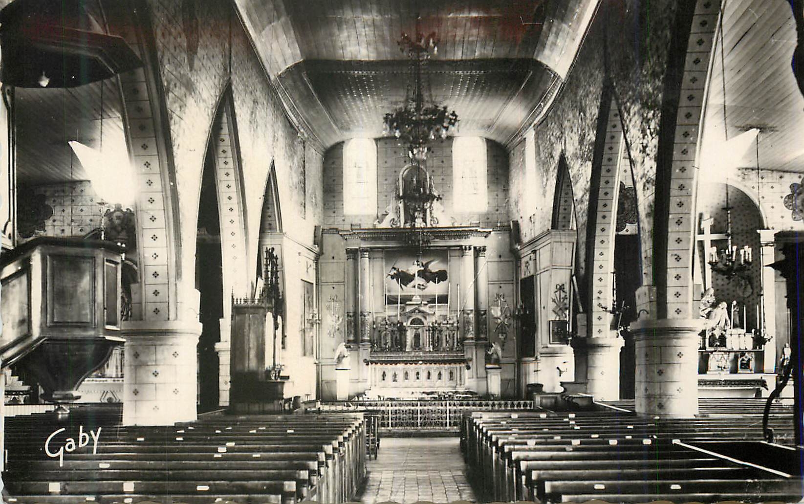 Intérieur de l'église — Île de Ré (Ch.-Mme) — Éditions Gaby, Nantes