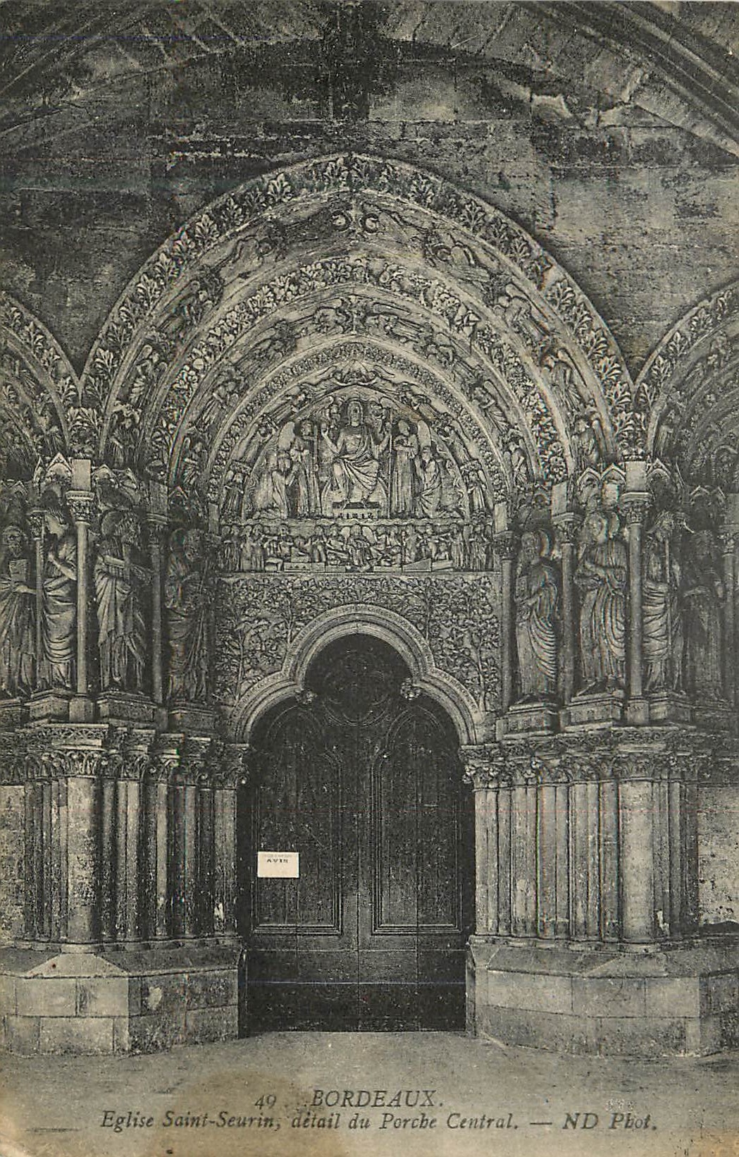CPA Bordeaux Eglise Saint Seurin Detail du Porche Central ND