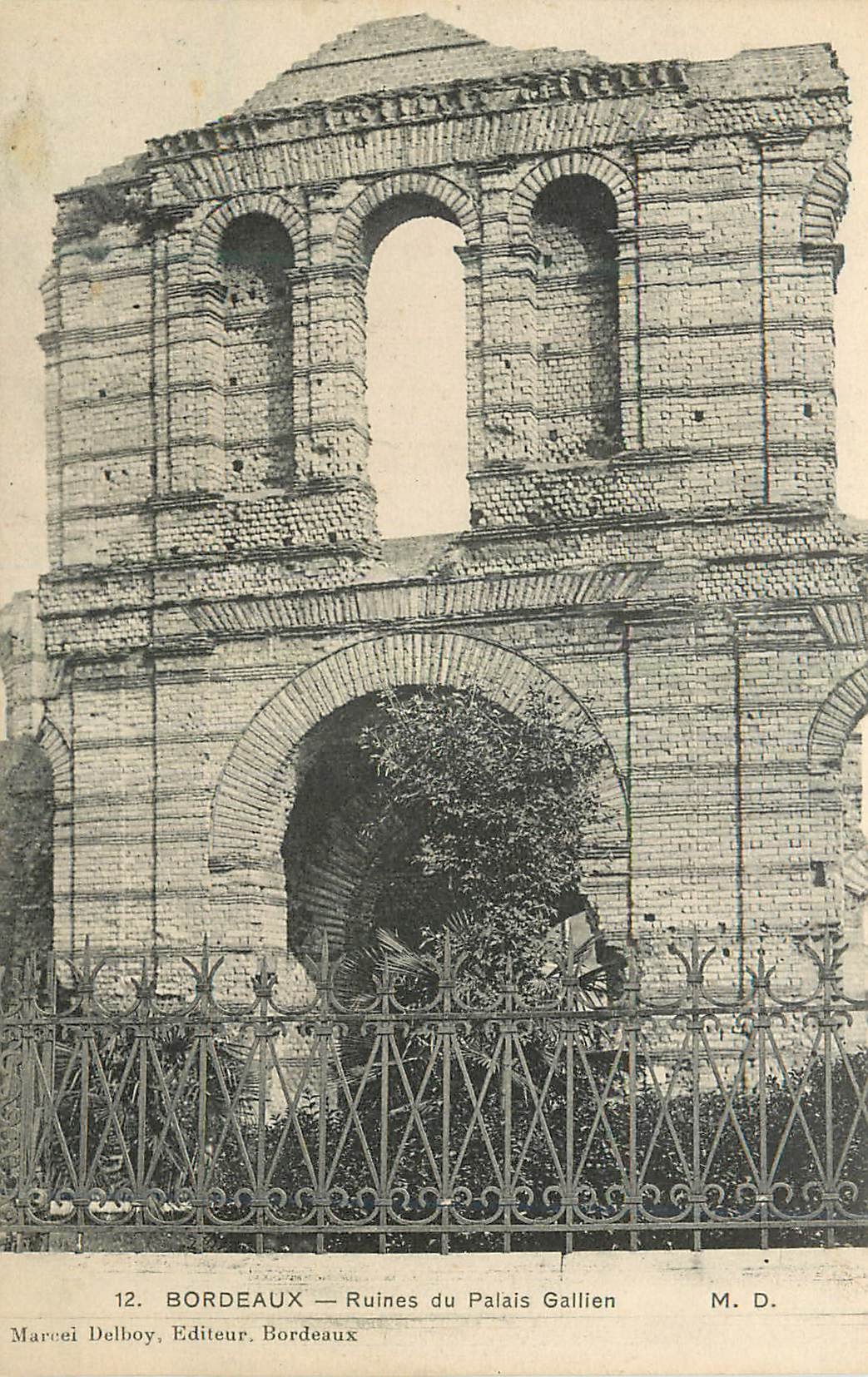 CPA Bordeaux Les Ruines du Palais Gallien