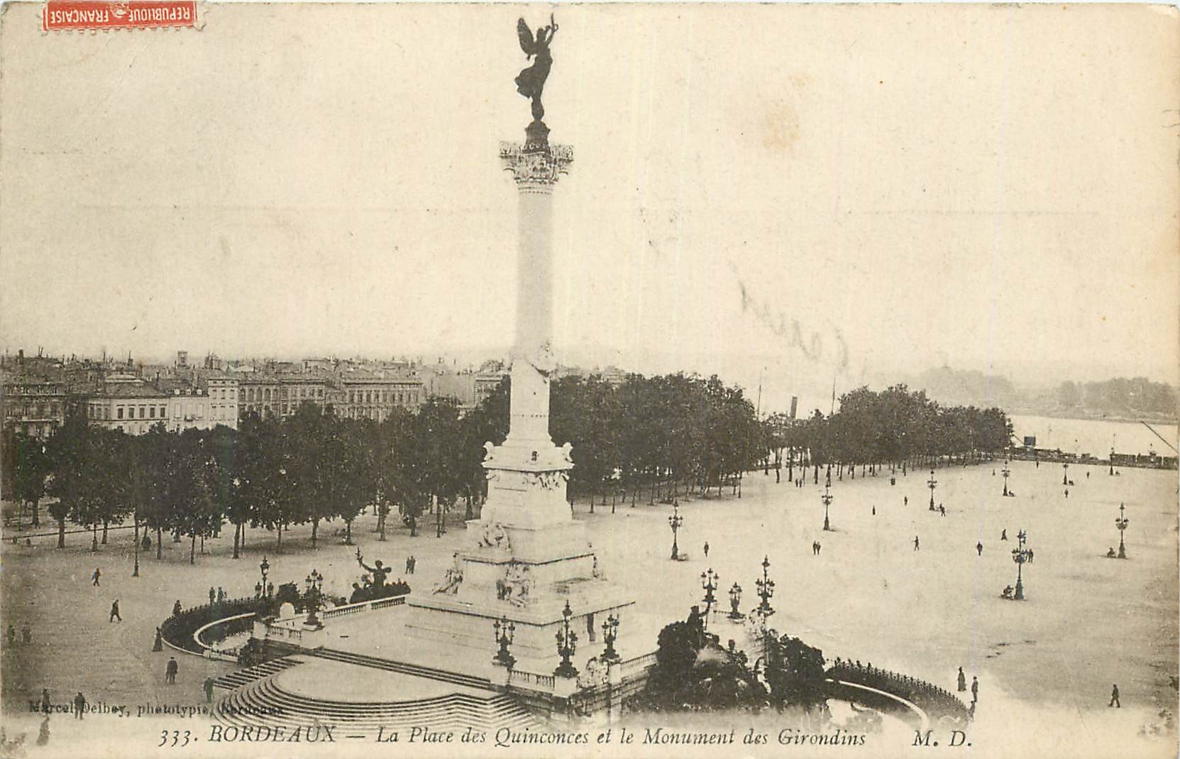 CPA Bordeaux La Place des Quinconces et le Monument des Girondins