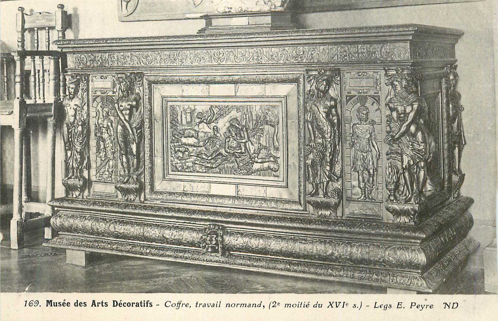 CPA Musee des Arts Decoratifs Coffre travail Normand (2 e Moitie du XVIe s) Legs E Peyre ND