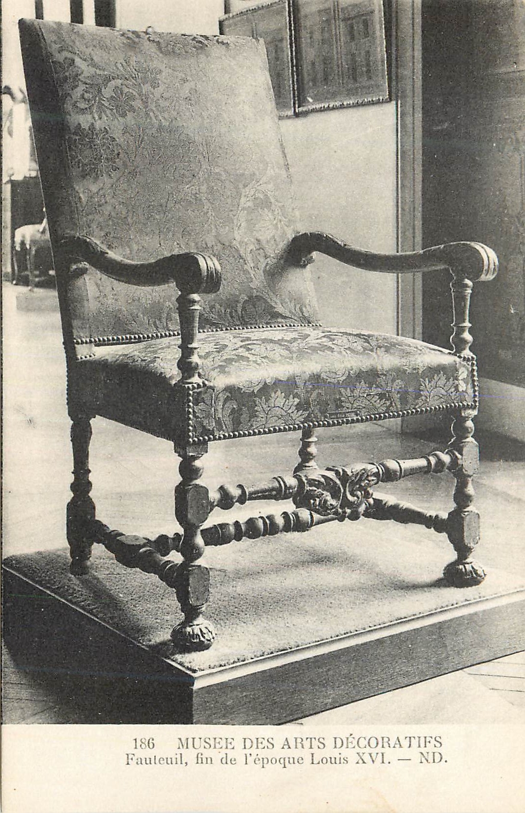 CPA Musee des Arts Decoratifs Fauteuil Fin de L'Epoque Louis XVIe ND