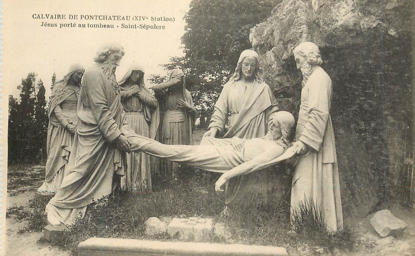 CPA Calvaire de Pontchateau (XIVe Station) Jesus Porte au Tombeau Saint Sepulcre