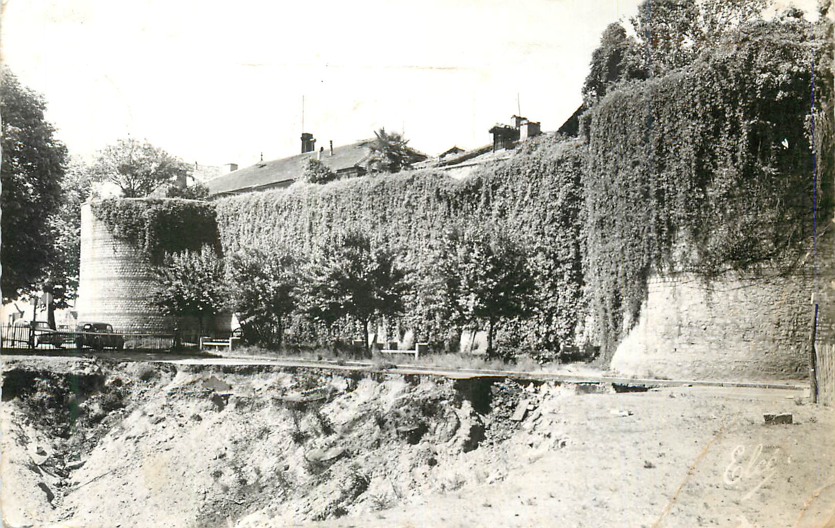 CPM Dax (Landes) Les Vieux Remparts
