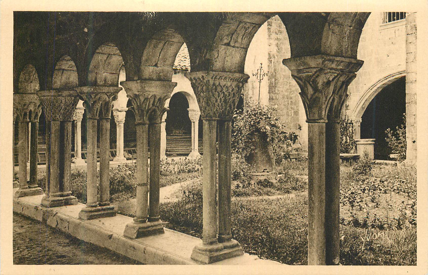 CPA Douce France Les Pyrenees St Bertrand de Comminges le Cloitre
