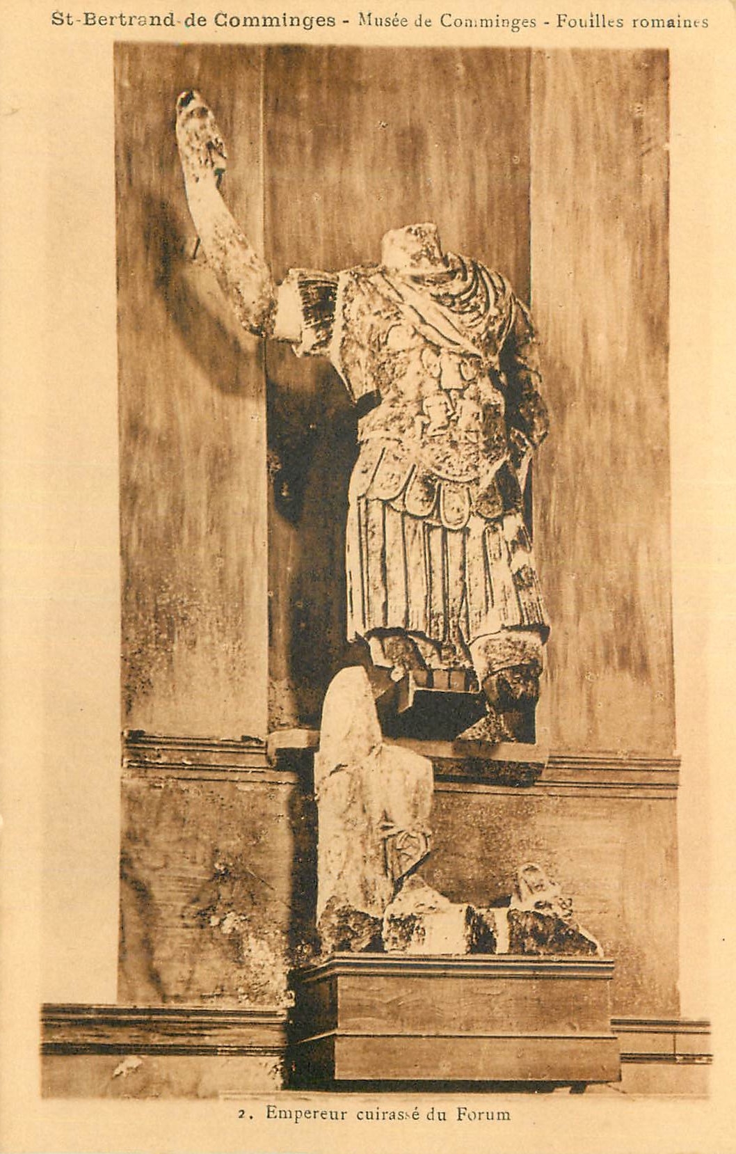 CPA Empereur Cuirasse du Forum St Bertrand de Comminges Musee de Comminges Fouilles Romaines