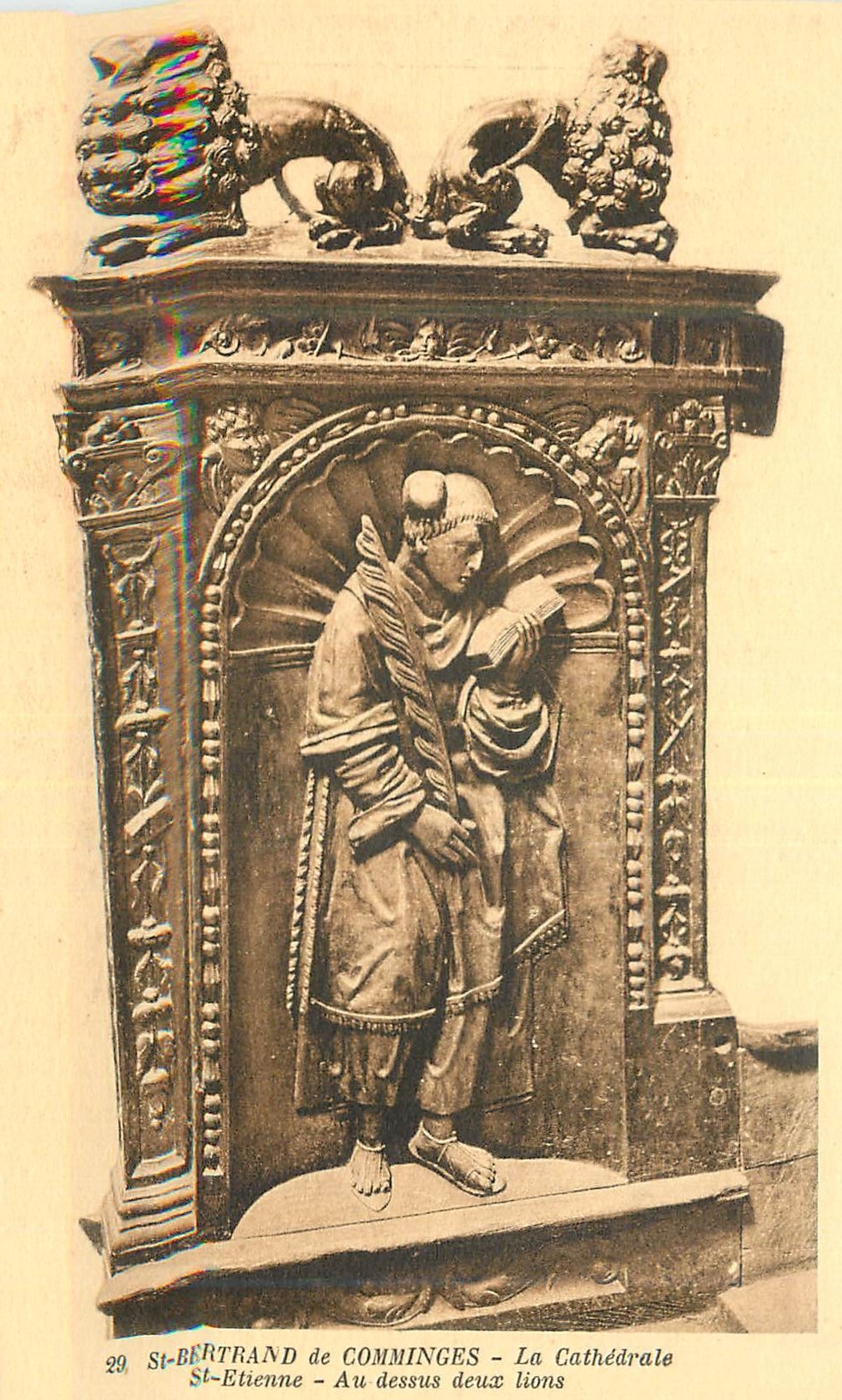 CPA Saint Bertrand de Comminges La Cathedrale St Etienne Au dessus deux Lions