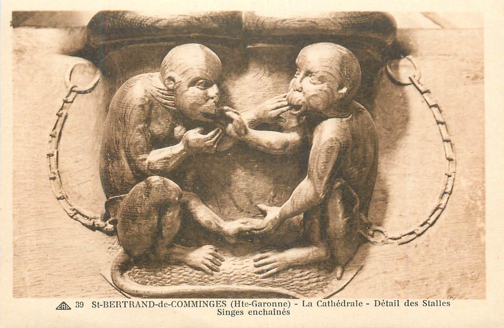 CPA Saint Bertrand de Comminges (Hte Garonne) La Cathedrale Detail des Stalles Singes Enchaines