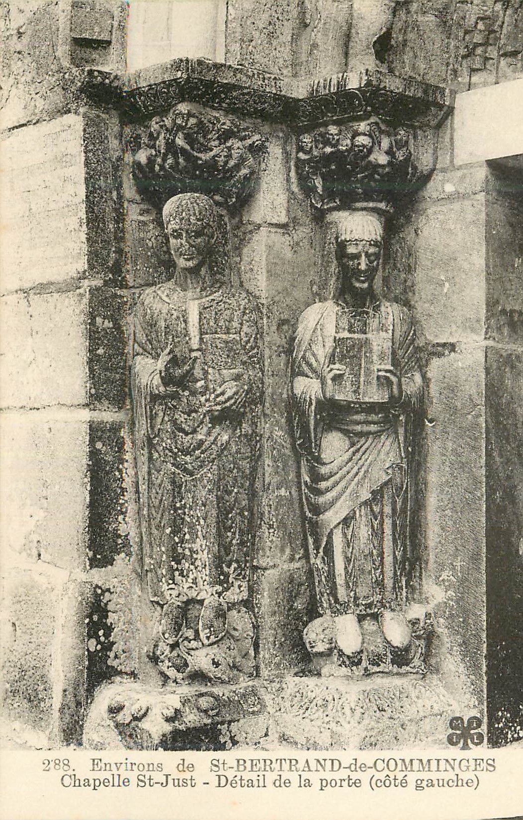 CPA Saint Bertrand de Comminges Chapelle St Just Detail de la Porte (Cote Gauche)