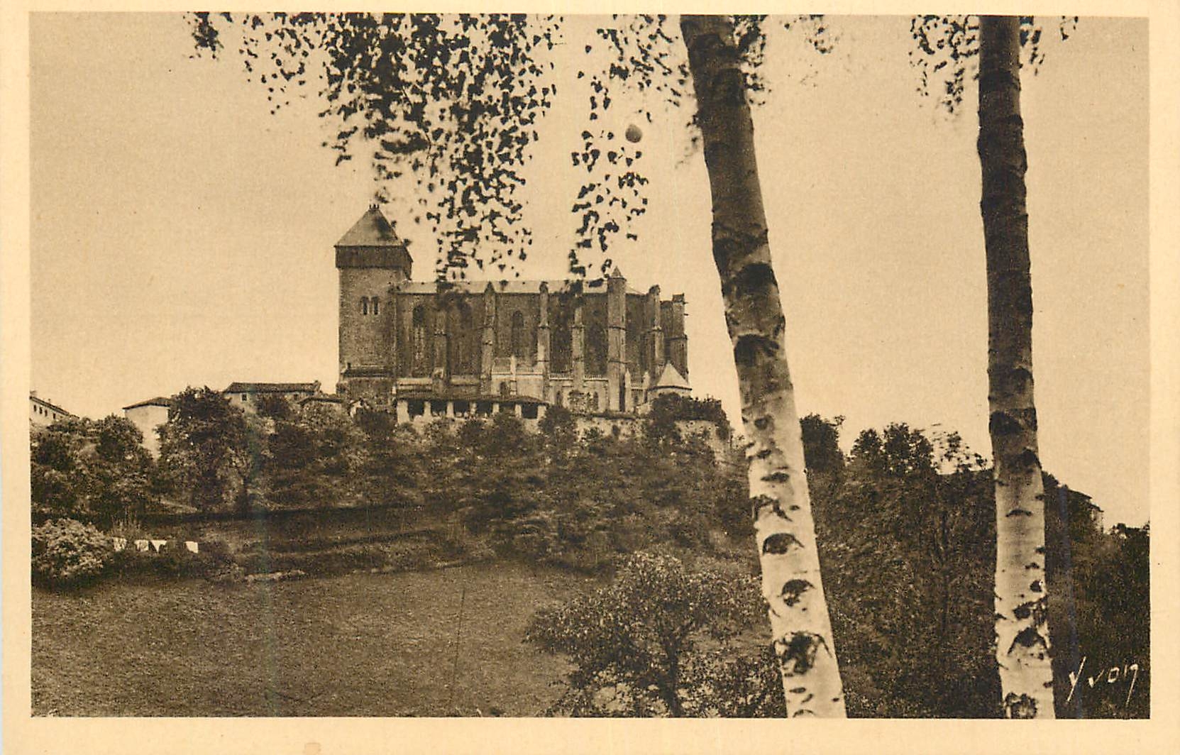 CPA Saint Bertrand de Comminges (Hte Gar) L'Eglise Fortifiee