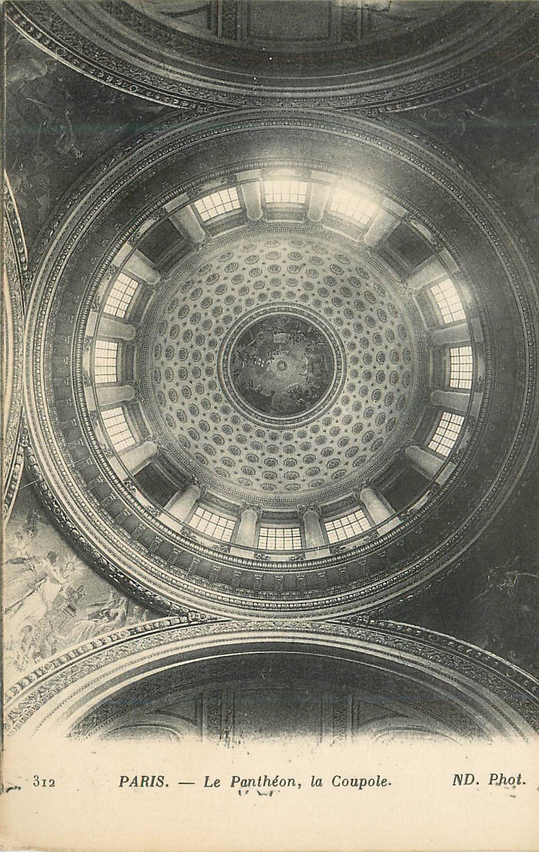CPA Paris Le Pantheon La Coupole