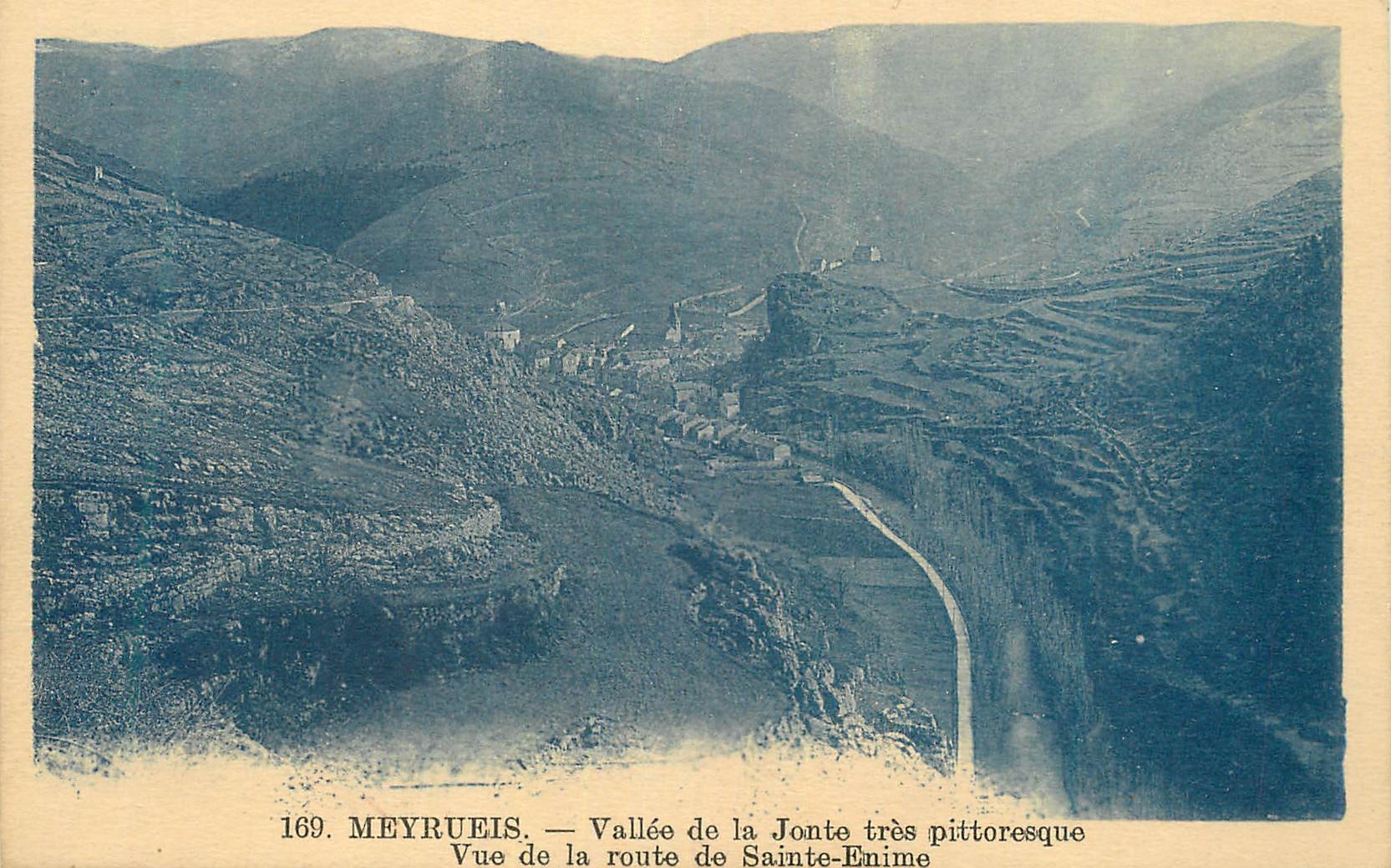 CPA Meyrueis Vallee de la Jonte tres Pittoresque Vue de la Route de Sainte Enime