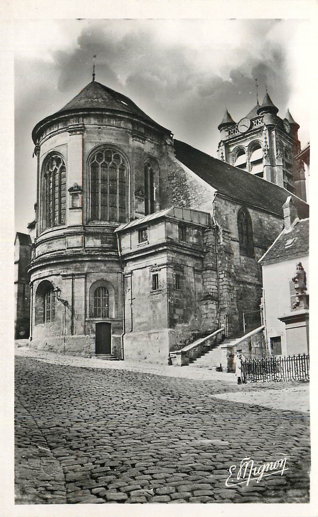 La Ferté-Milon (Aisne) — Abside de l'Église Notre-Dame et statue de Racine, enfant — E. Mignon, n° 4737