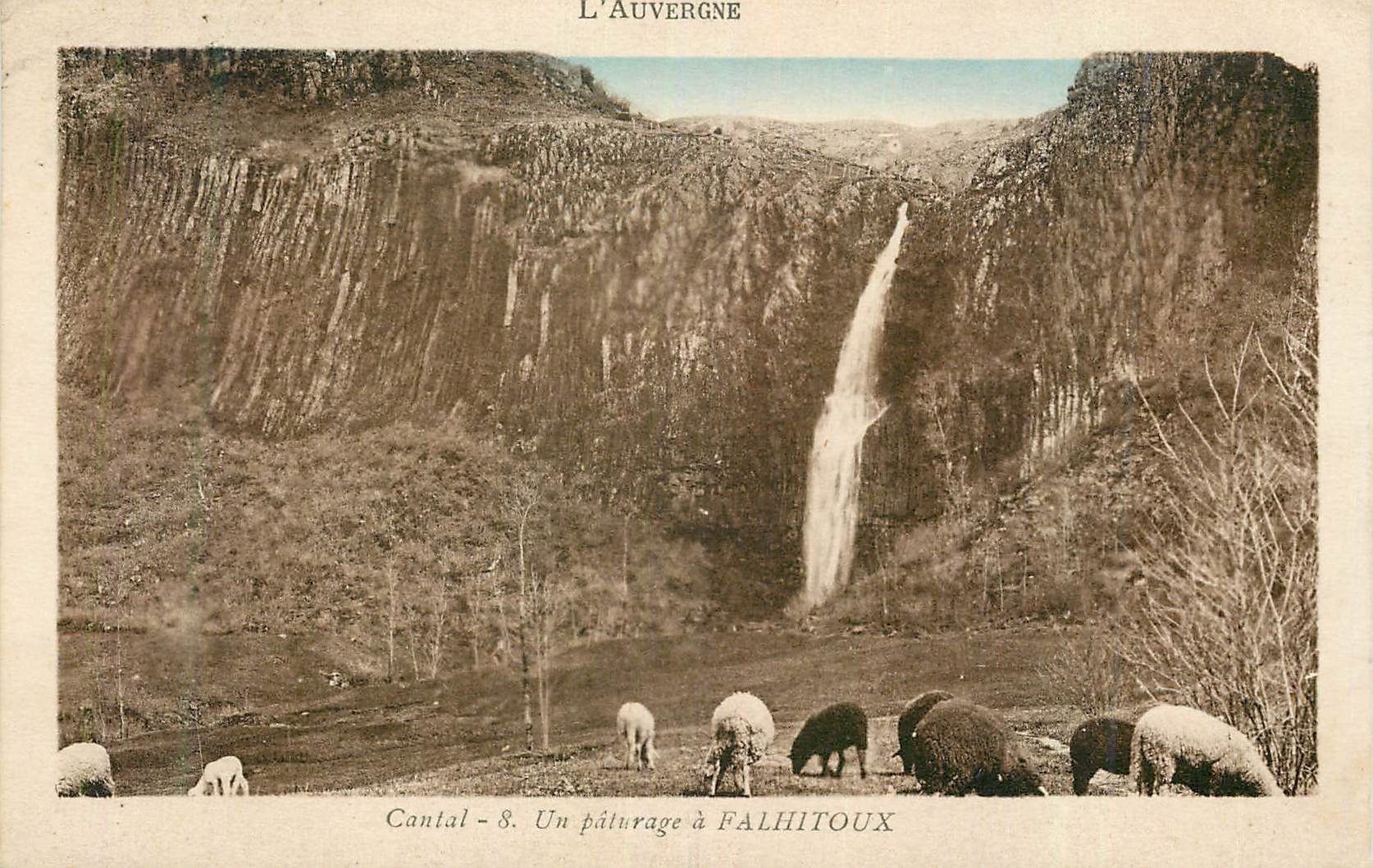 CPA l'Auvergne Cantal un Paturage a Falhitoux Moutons