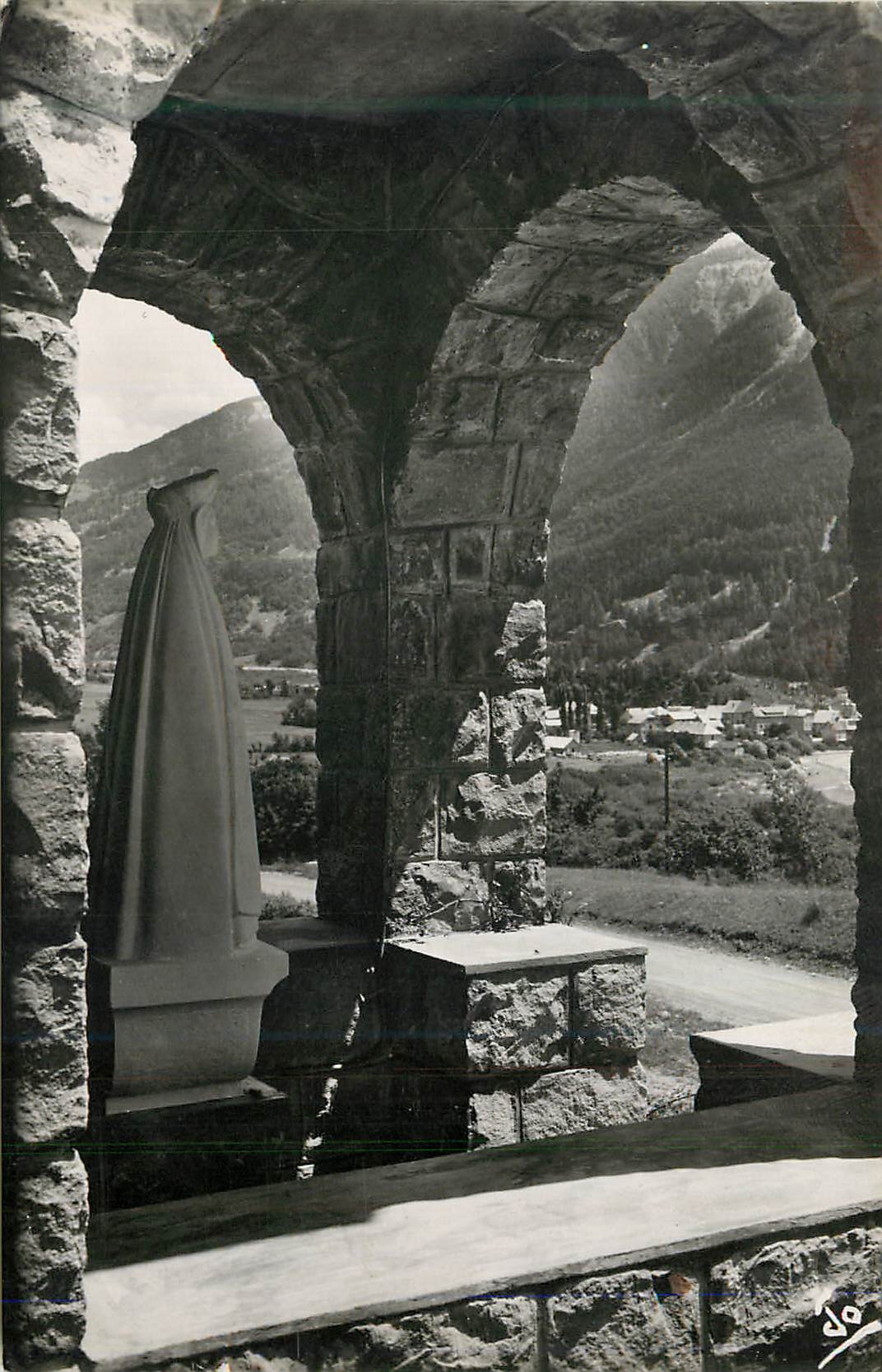 CPM les Alpes Saint Jean Saint Nicolas 1129m Oratoire de ND du Champsaur