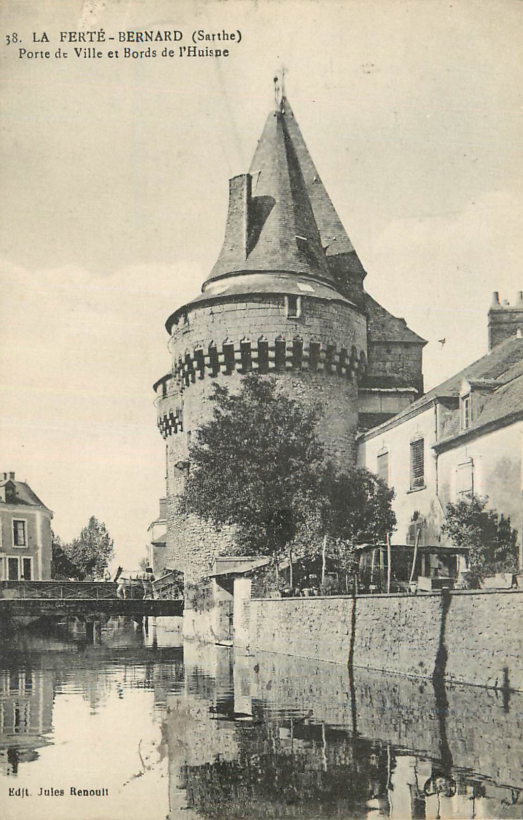 CPA la Ferte Bernard (Sarthe) Porte de Ville et Bords de l'Huisne