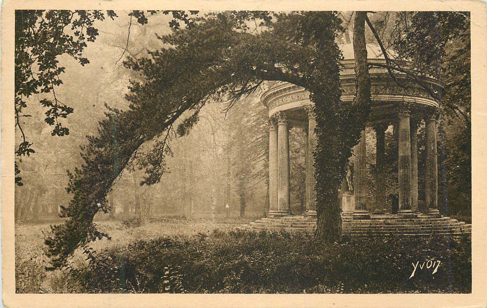 CPA Versailles Pittoresque le Temple de l'Amour