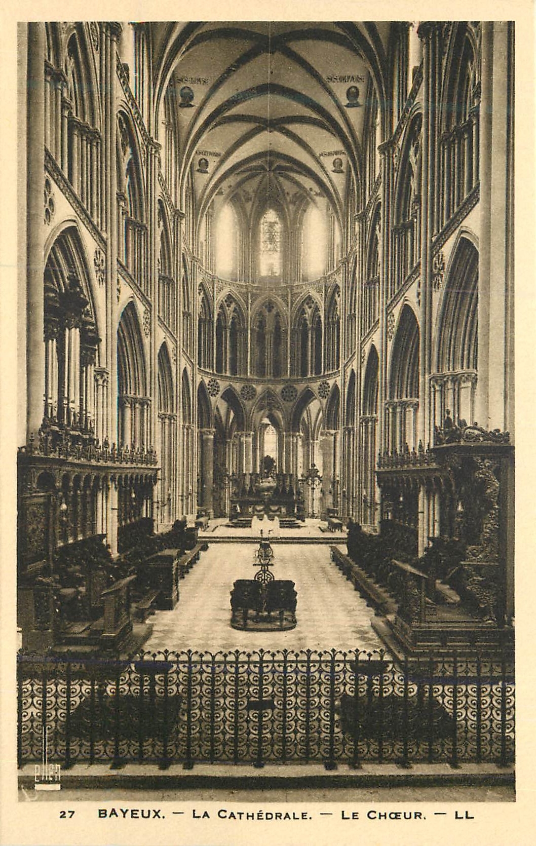 CPA Bayeux la Cathedrale le Choeur