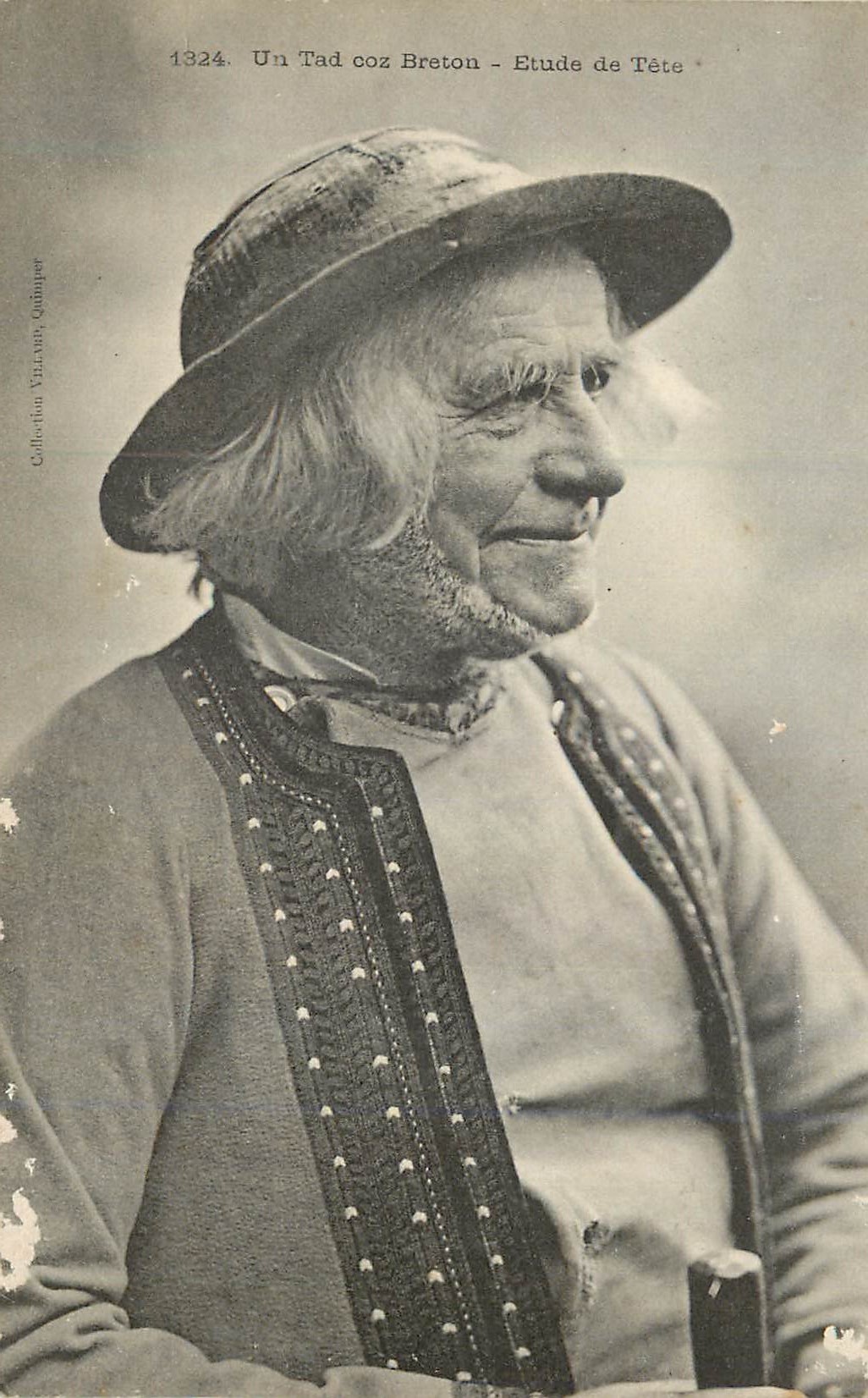 CPA Un Tad ooz Breton Etude de Tete Folklore