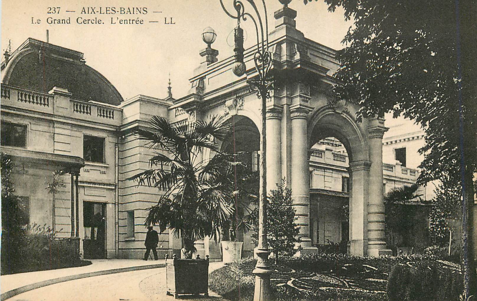 CPA Aix les Bains le Grand Cercle l'Entree