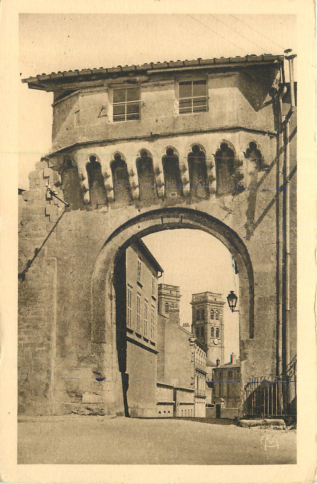 CPA Verdun Porte Chatel ou Porte Champenoise ( XIII e ou debut XIV siecle)