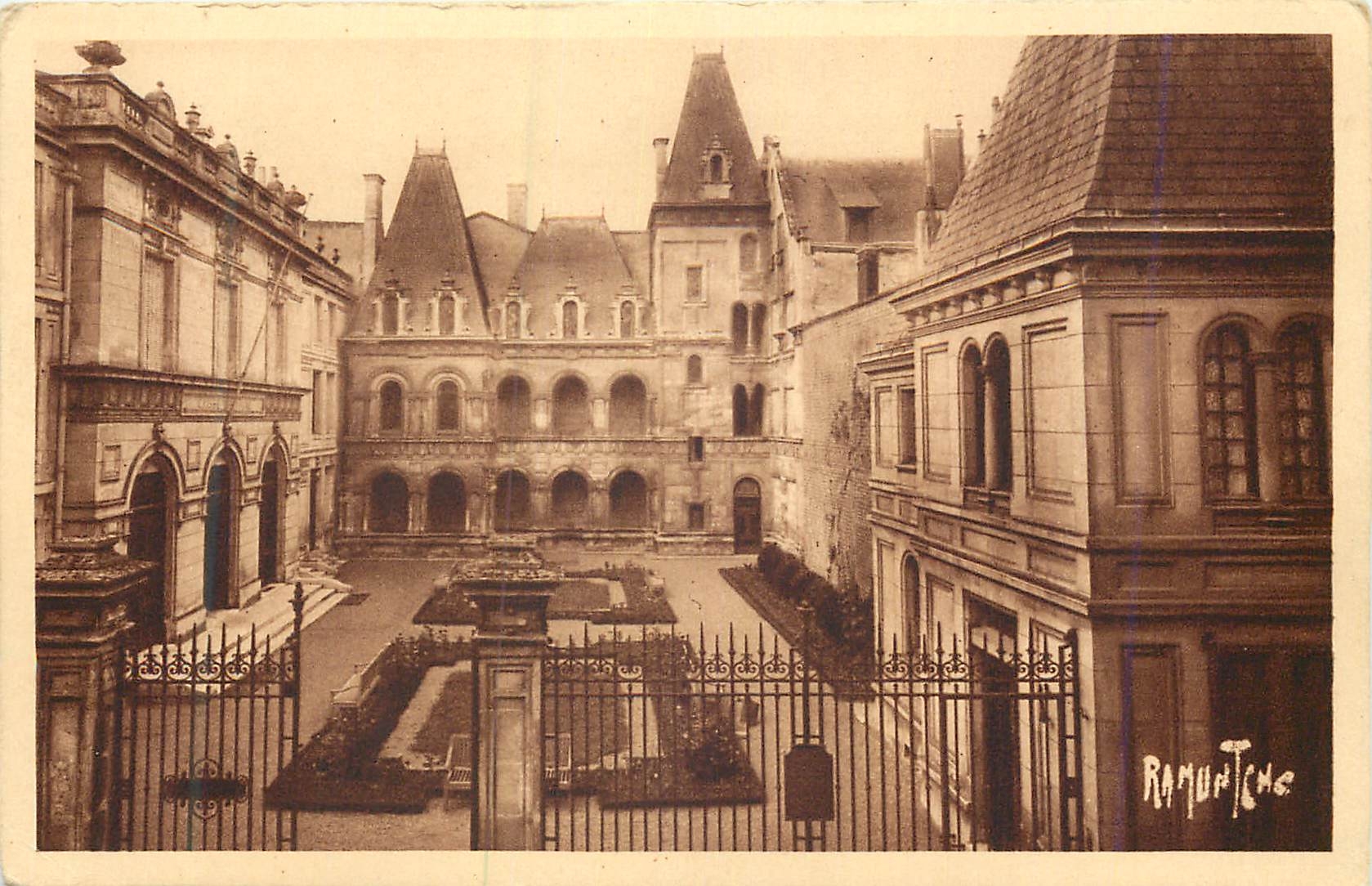 Les vieilles demeures de LA ROCHELLE — Maison Henri II — Éditeur Ramuntcho