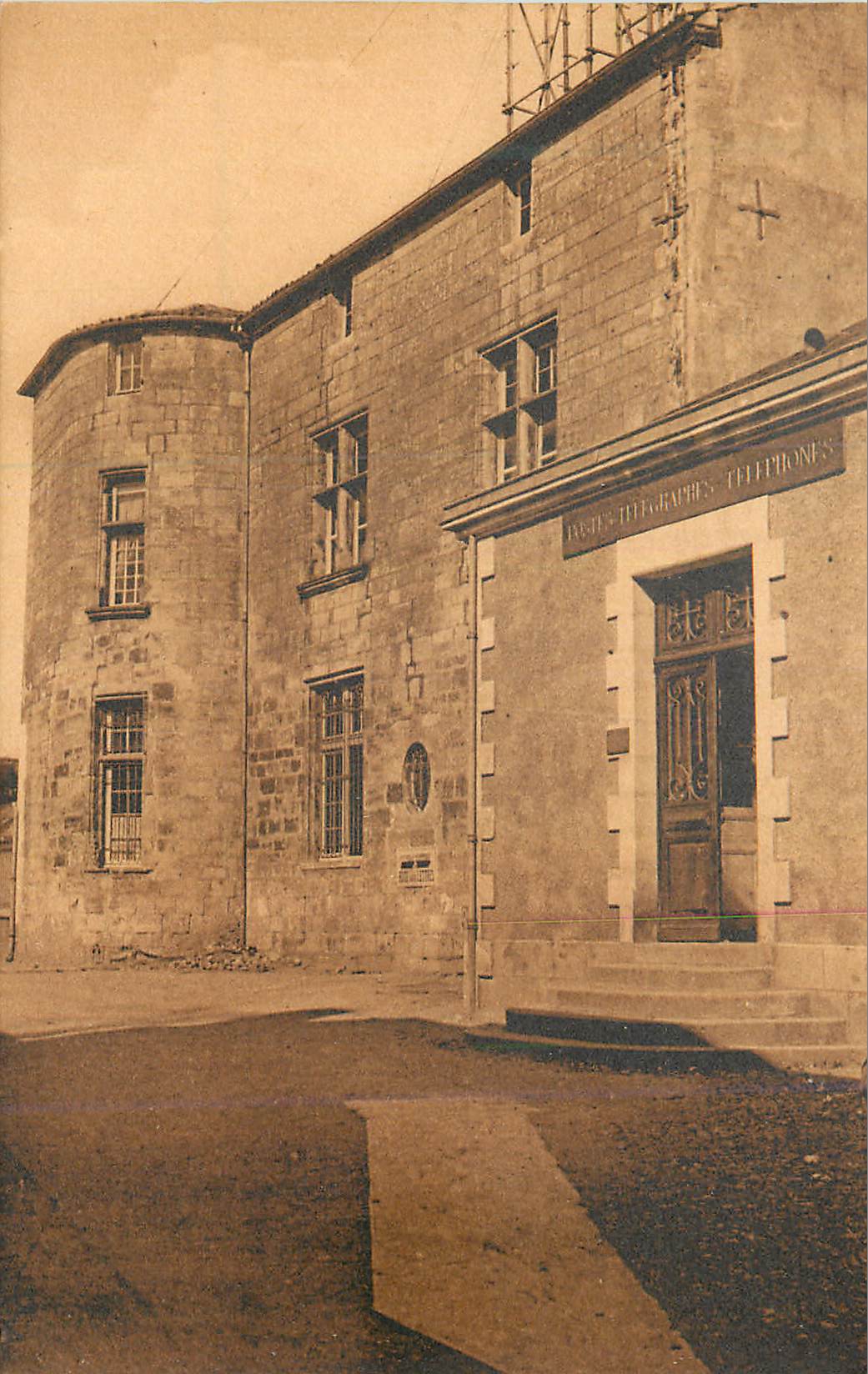 CPA St Maixent Restes du Chateau Chauray construit au XVIe Siecle par Pierre Paon