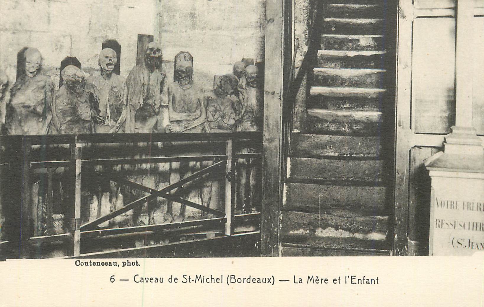 CPA Caveau de St Michel (Bordeaux) la mere et l'Enfant