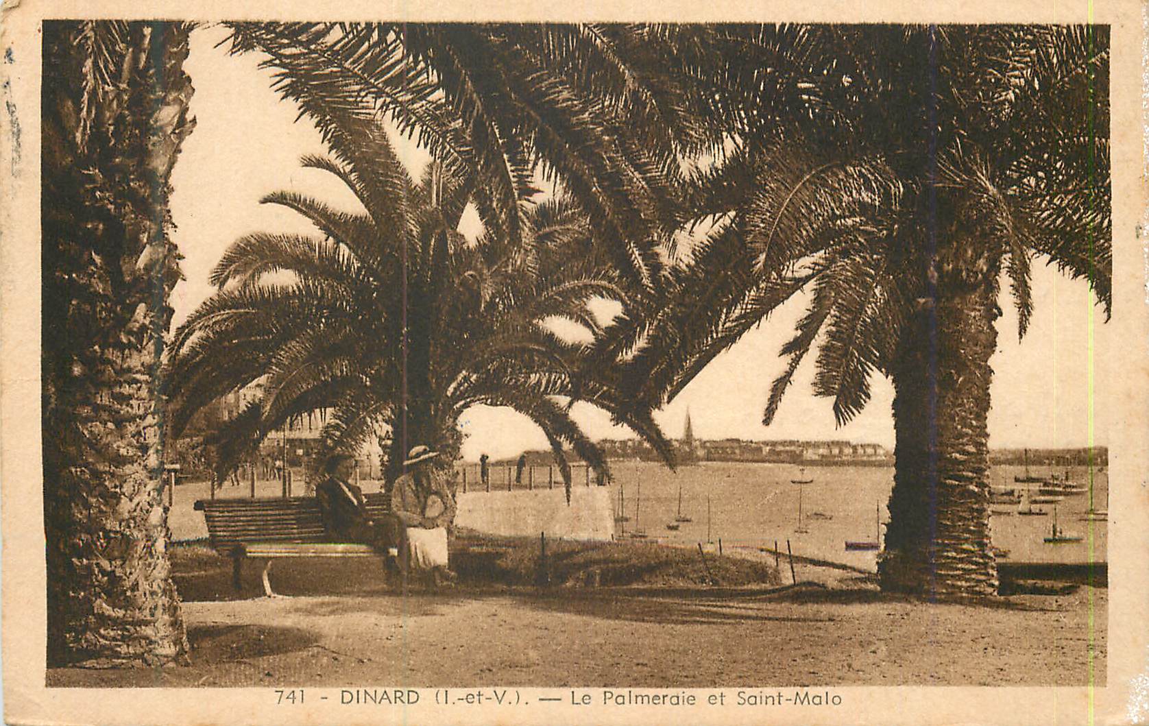 Dinard (Il.-et-V.) — Le Palmeraie et Saint-Malo