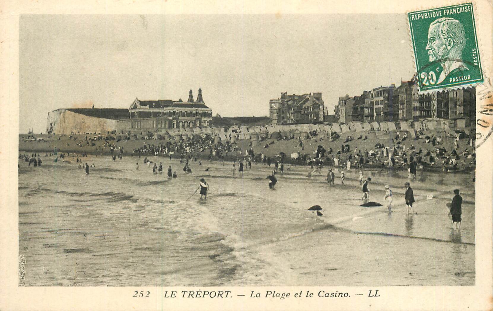 CPA le Treport la Plage et le Casino