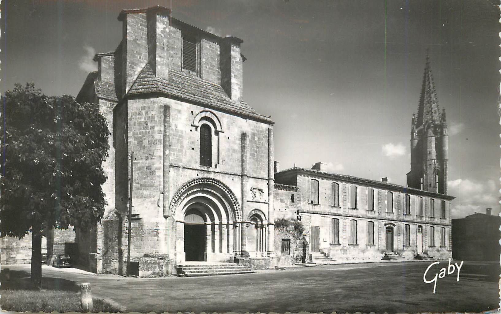 CPM Saint Emilion (Gironde) l'Eglise Collegiale (XIIe et XIVe s)