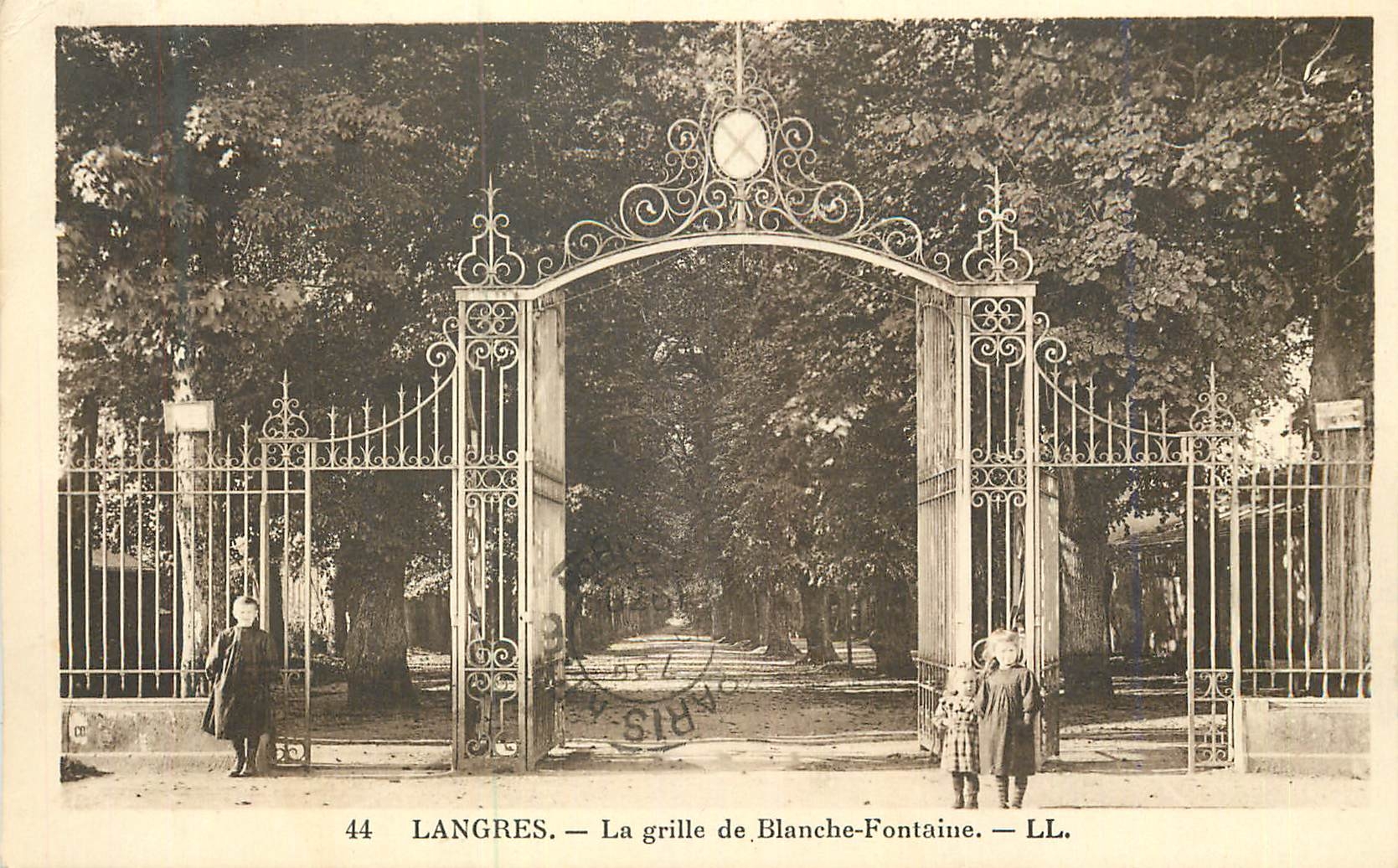 CPA Langres la Grille de Blanche Fontaine